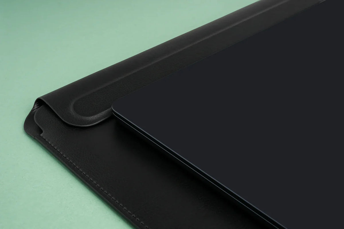 TEKNE Vegan Leather Cover for Macbook-15/16"